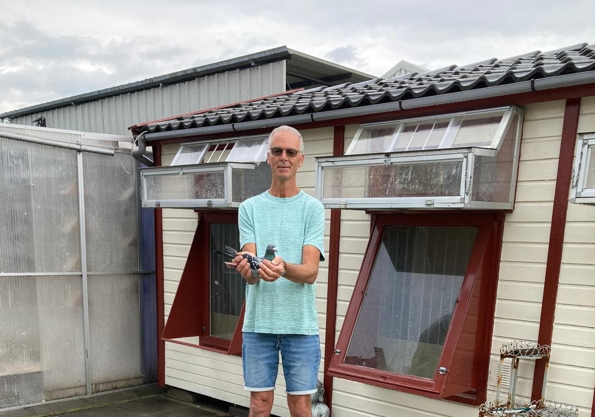 Ad Van Der Meer ('S Gravenzande NL) wint 1e en 2e Provinciaal (Zuid- Holland) Pont-Saint-Maxence  tegen 8.071 duiven.