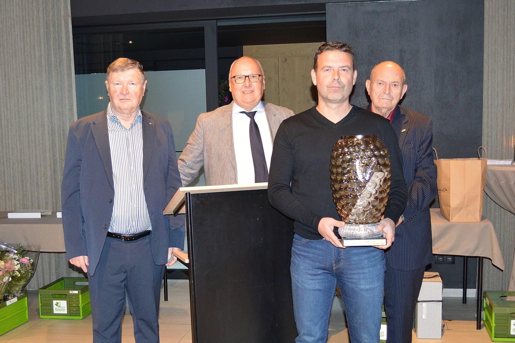 O.V.V. VIERT SEIZOEN 2025 MET EEN MOOI KAMPIOENSFEEST