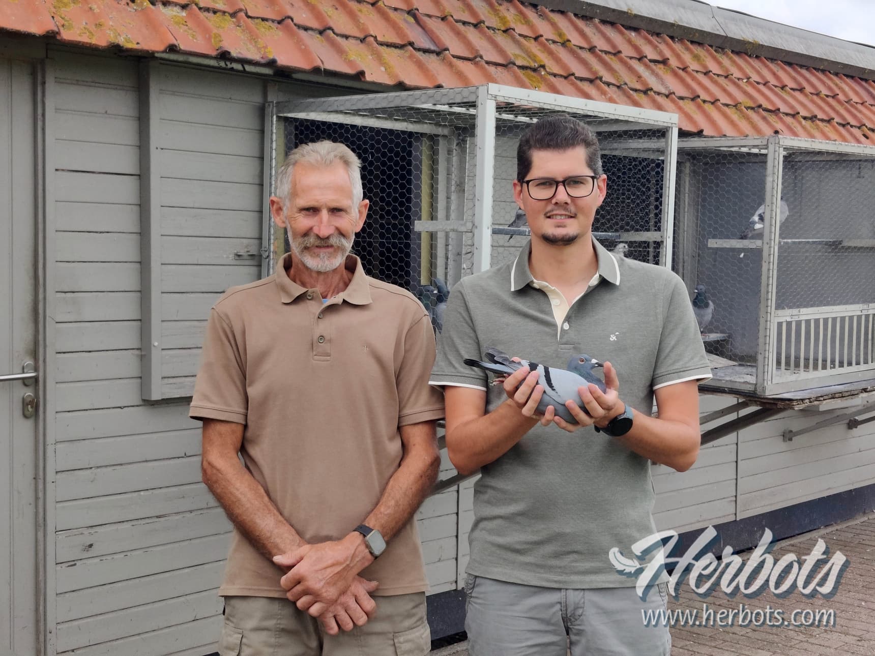 De Rouck Karel & Stijn (Oosterzele) winnen Bourges provinciaal jonge duiven