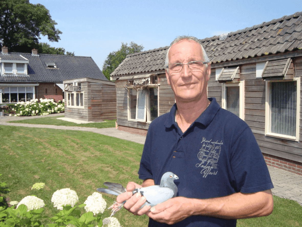 Kees Nijeboer (De Pollen) Scores with his "Little Sola" family